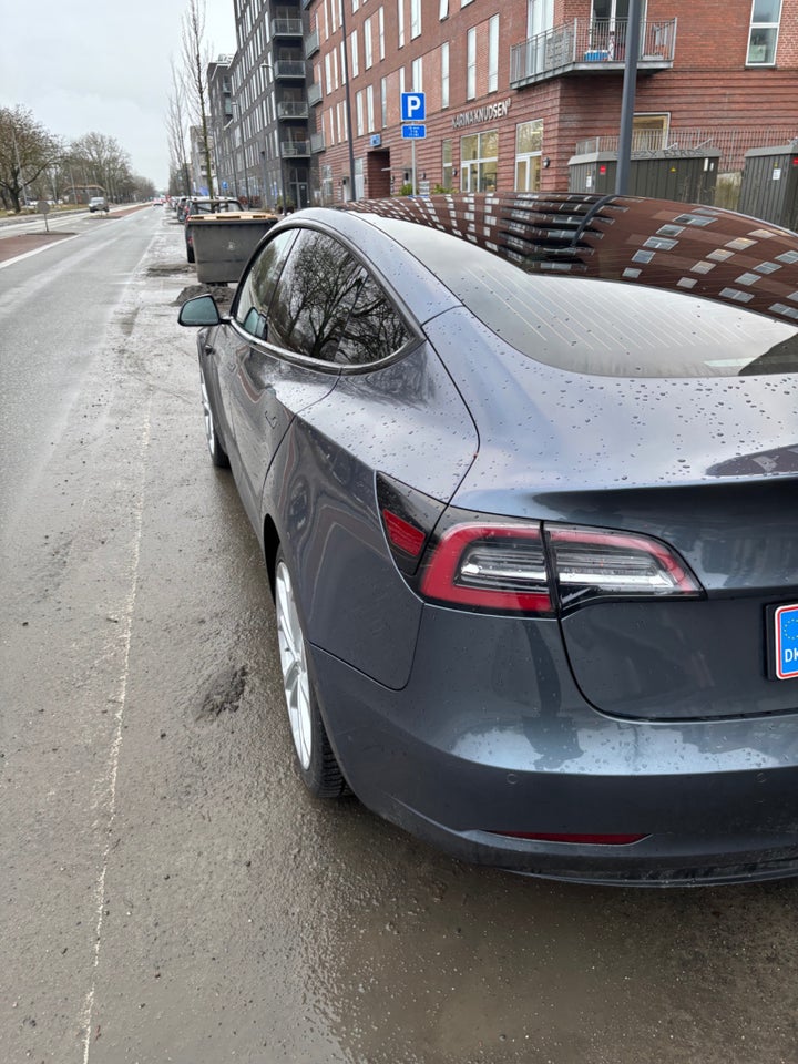 Tesla Model 3 Long Range AWD 4d