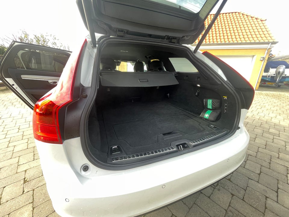 Volvo V90 2,0 D4 190 Momentum aut. 5d