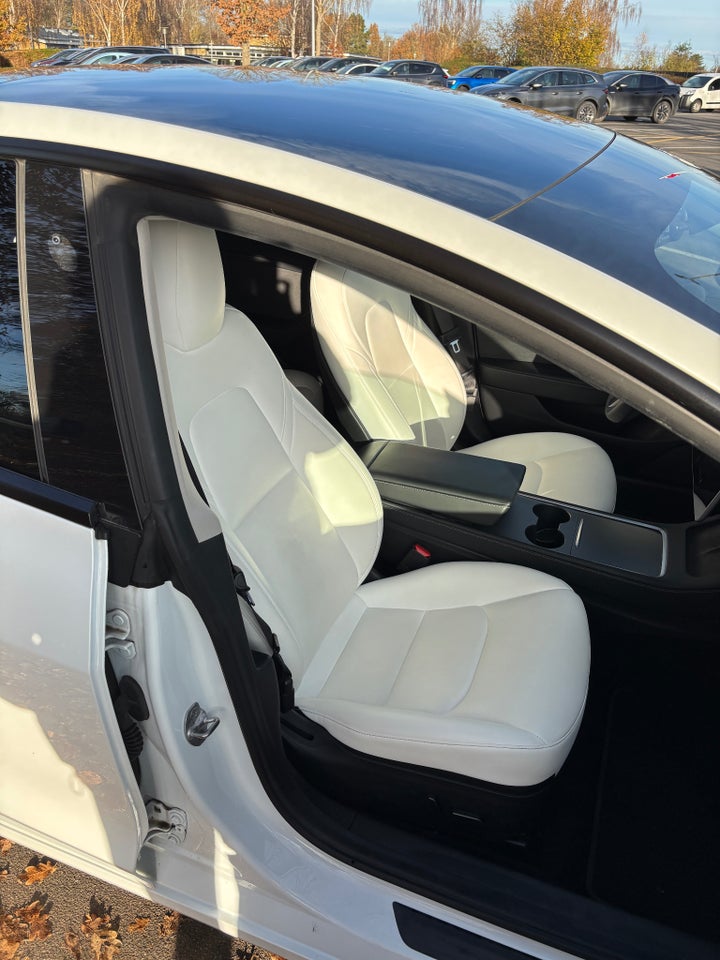 Tesla Model 3 Long Range AWD 4d