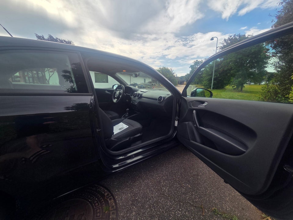 Audi A1 1,2 TFSi 86 Attraction 3d