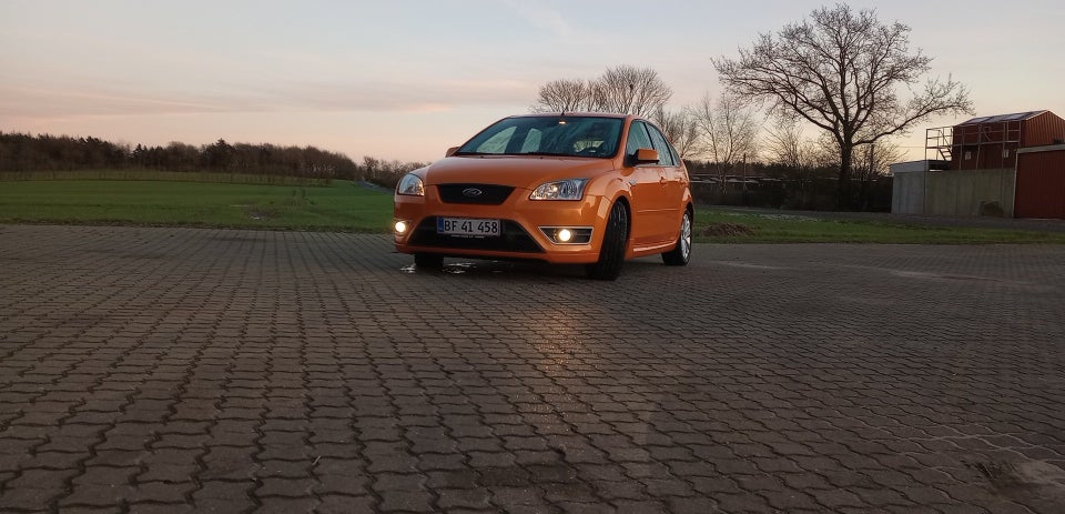 Ford Focus 2,5 ST 5d