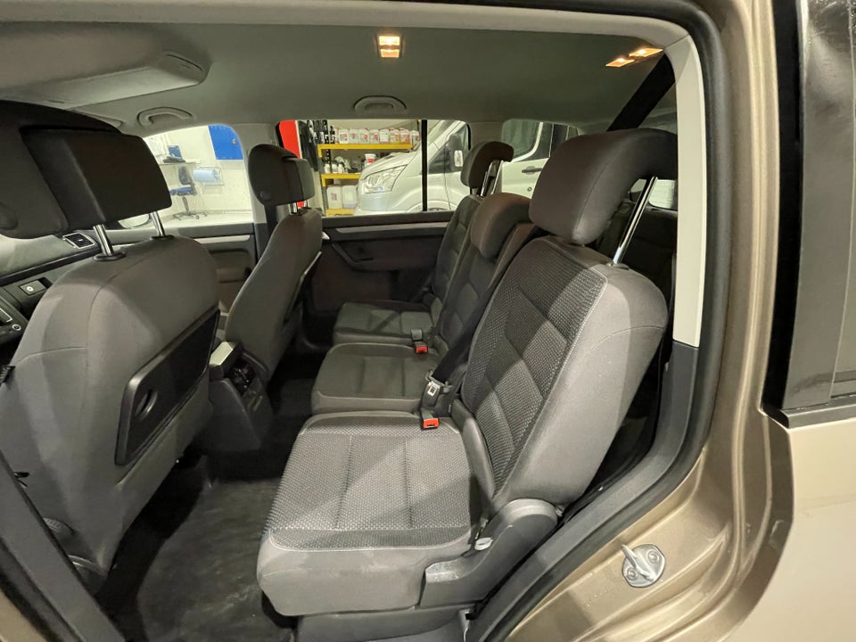 VW Touran 1,6 TDi 105 Comfortline BMT 7prs 5d