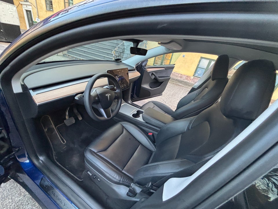 Tesla Model Y Long Range AWD 5d