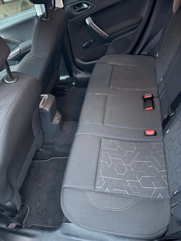 Peugeot 2008 1,2 VTi 82 Inspire 5d