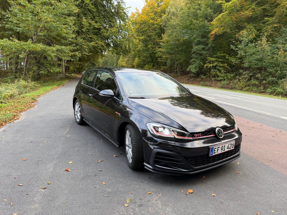 VW Golf VII 2,0 GTi Performance DSG 5d