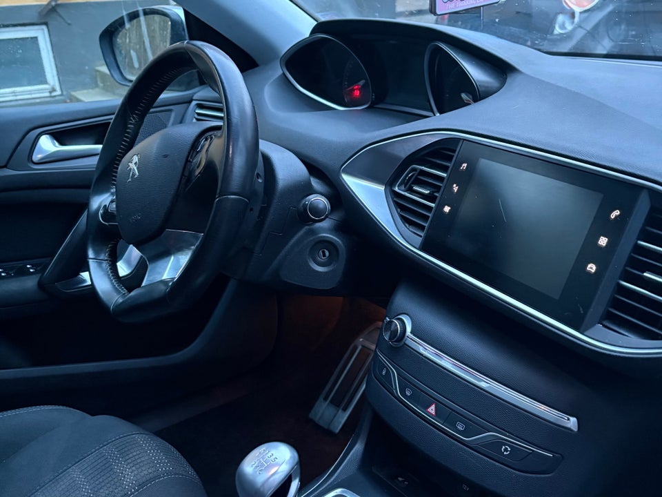 Peugeot 308 1,5 BlueHDi 130 Allure+ Sky SW 5d