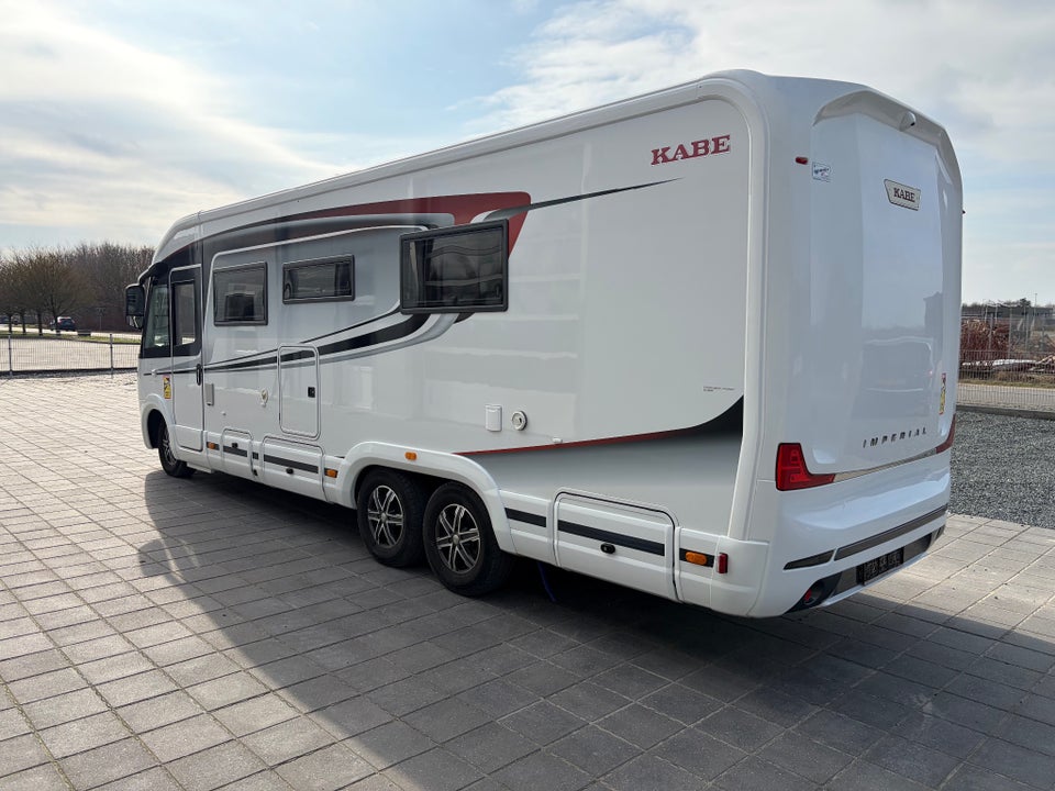 Mercedes Kabe 2,2 i810LT aut. 2d