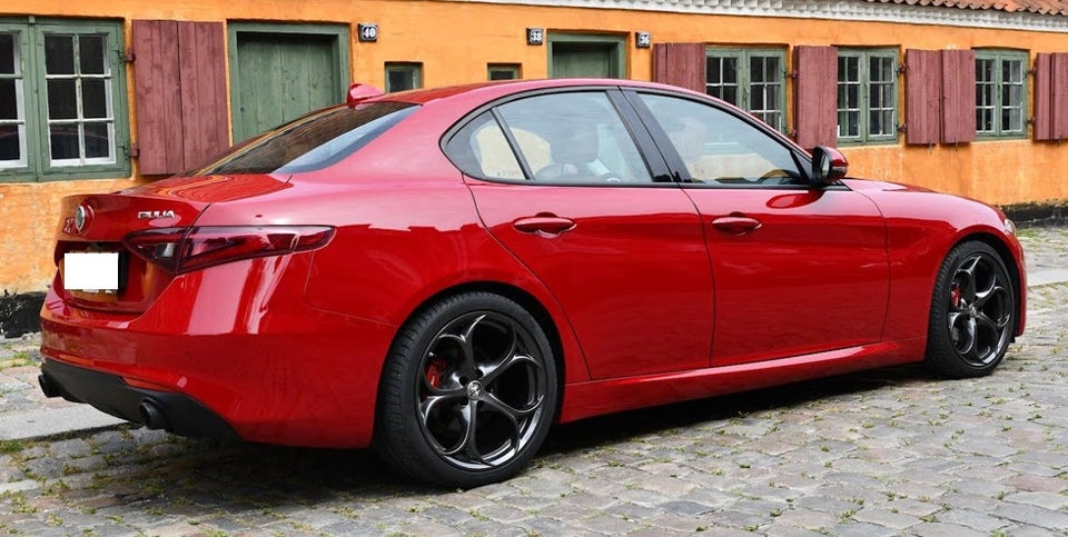 Alfa Romeo Giulia 2,0 T 200 aut. 4d