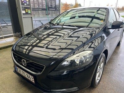 Volvo V40 1,6 D2 115 Momentum 5d