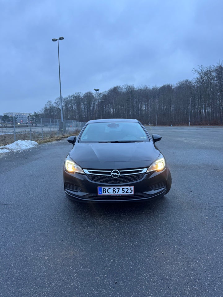 Opel Astra 1,0 T 105 Enjoy 5d