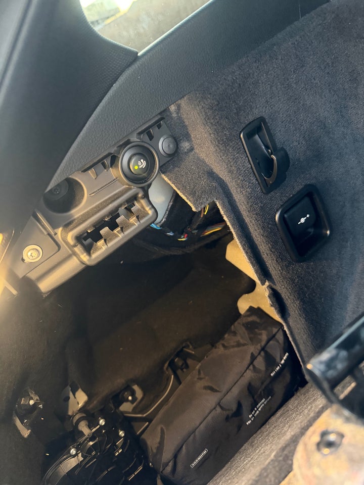 BMW 320d 2,0 Touring M-Sport xDrive 5d