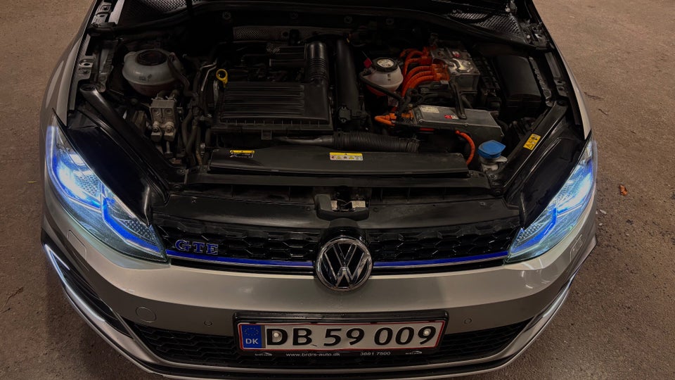 VW Golf VIII 1,4 GTE DSG 5d