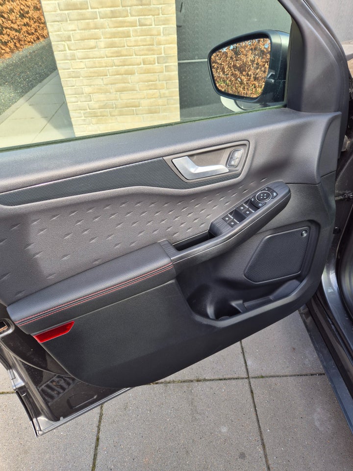 Ford Kuga 2,5 PHEV ST-Line CVT 5d