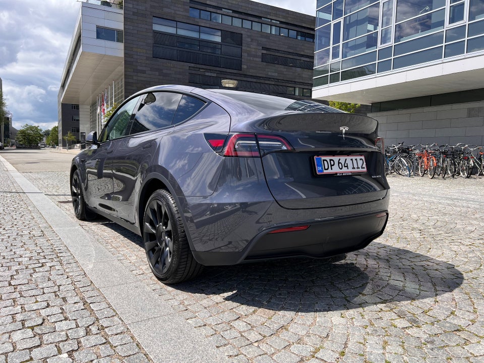 Tesla Model Y Long Range AWD 5d