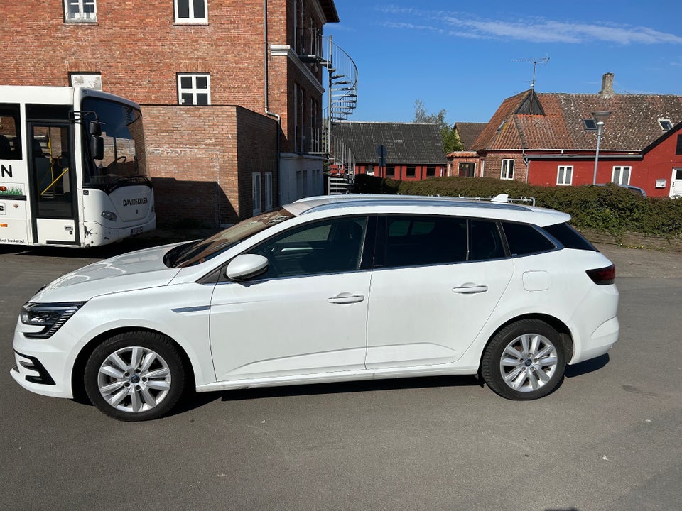 Renault Megane IV 1,6 E-Tech Sport Tourer 5d