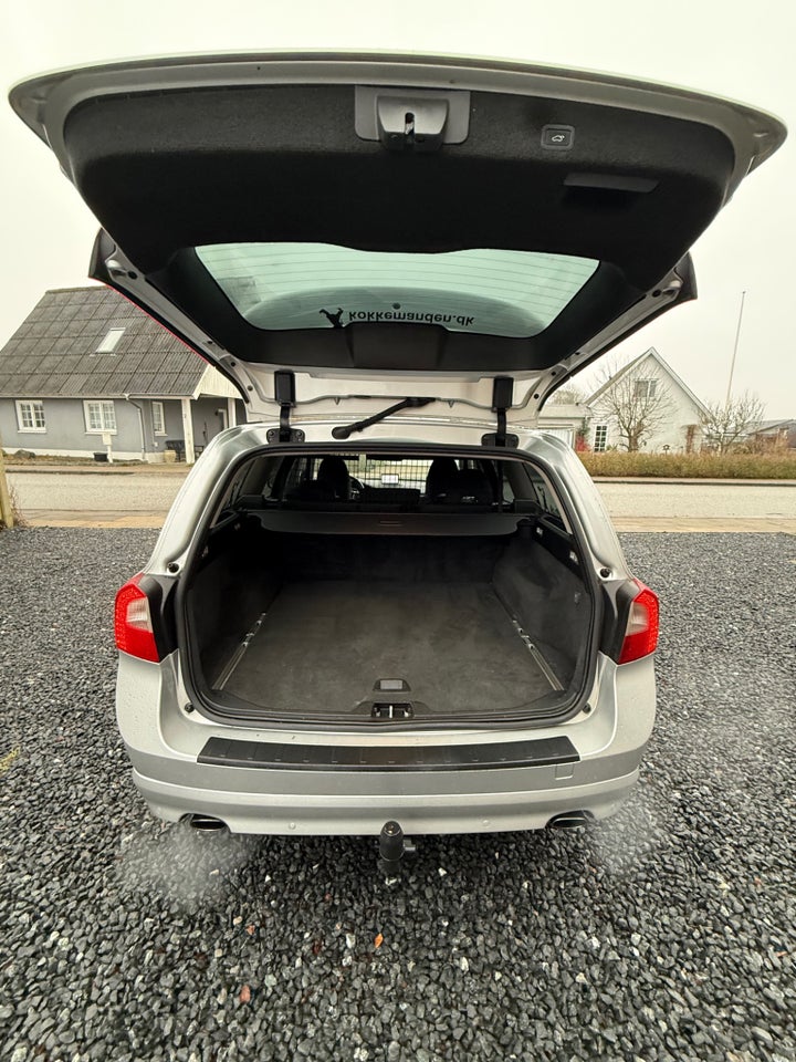 Volvo V70 2,4 D5 205 Summum aut. 5d