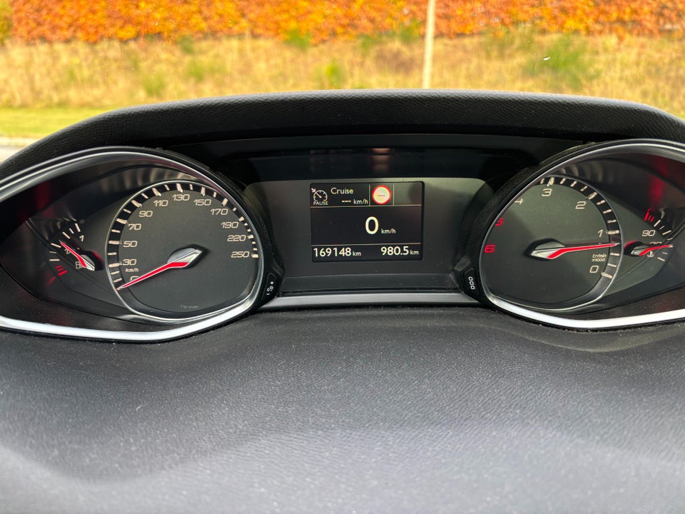 Peugeot 308 1,5 BlueHDi 130 Selection Sky SW 5d