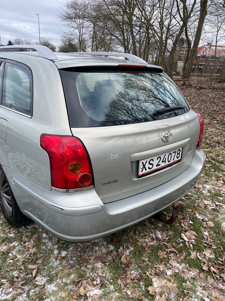 Toyota Avensis 1,8 VVT-i Sol stc. 5d