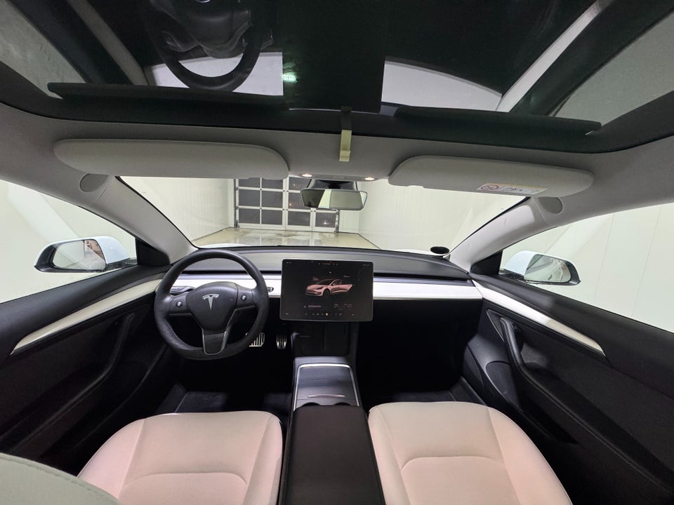 Tesla Model 3 RWD 4d