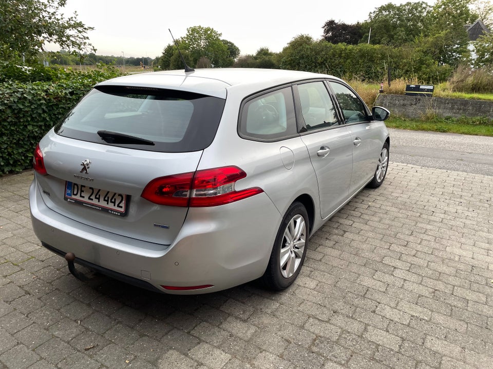 Peugeot 308 1,6 BlueHDi 120 Style SW 5d