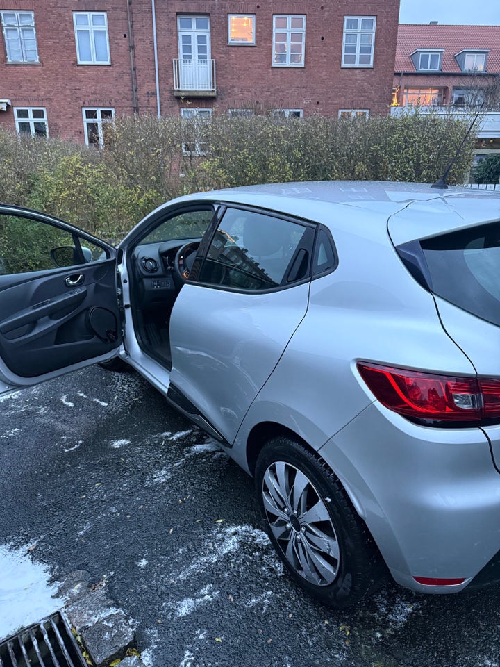 Renault Clio IV 1,5 dCi 90 Zen 5d