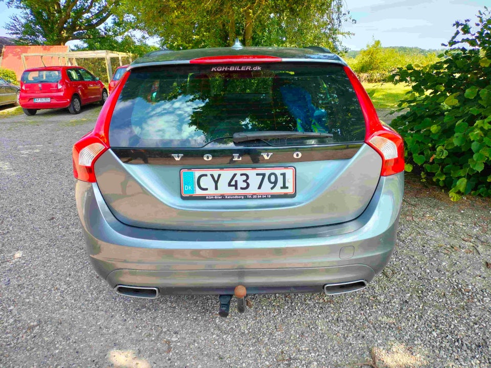 Volvo V60 2,0 D4 190 Momentum Eco aut. 5d