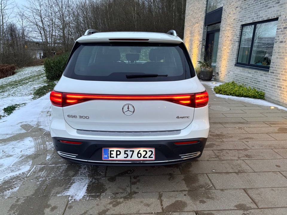 Mercedes EQB300 Progressive Advance 4Matic 5d