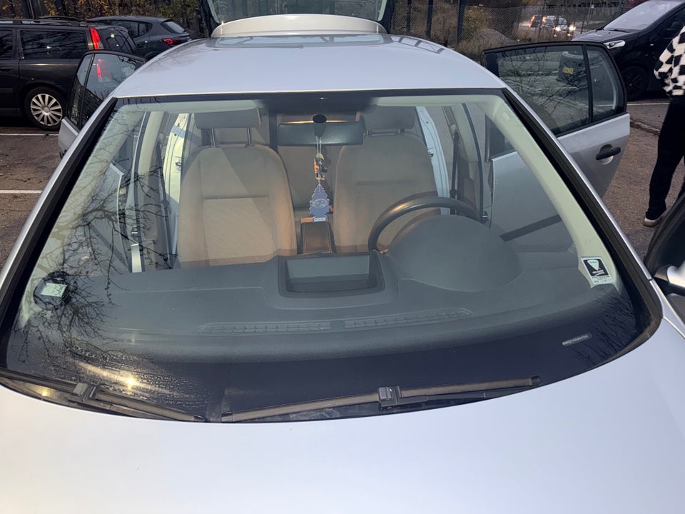 VW Golf V 1,6 FSi Tiptr. 5d