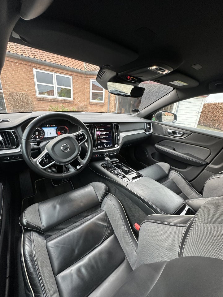 Volvo V60 2,0 T8 390 R-Design aut. AWD 5d