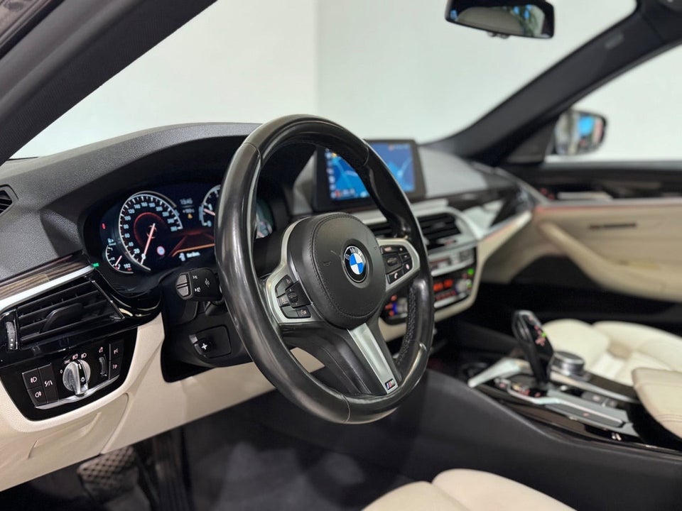 BMW 530d 3,0 Touring Sport Line xDrive aut. 5d
