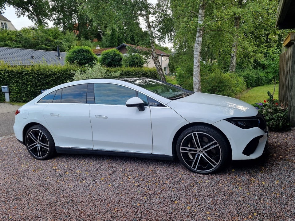 Mercedes EQE300 Electric Art 4d