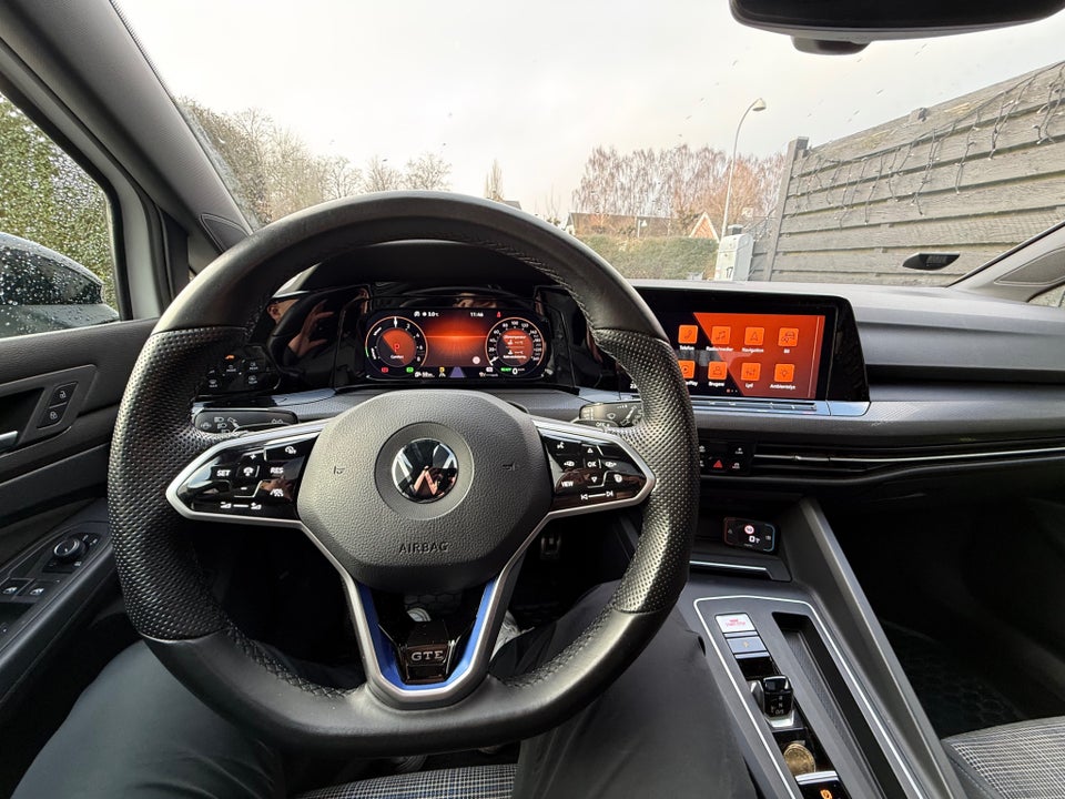 VW Golf VIII 1,4 GTE DSG 5d