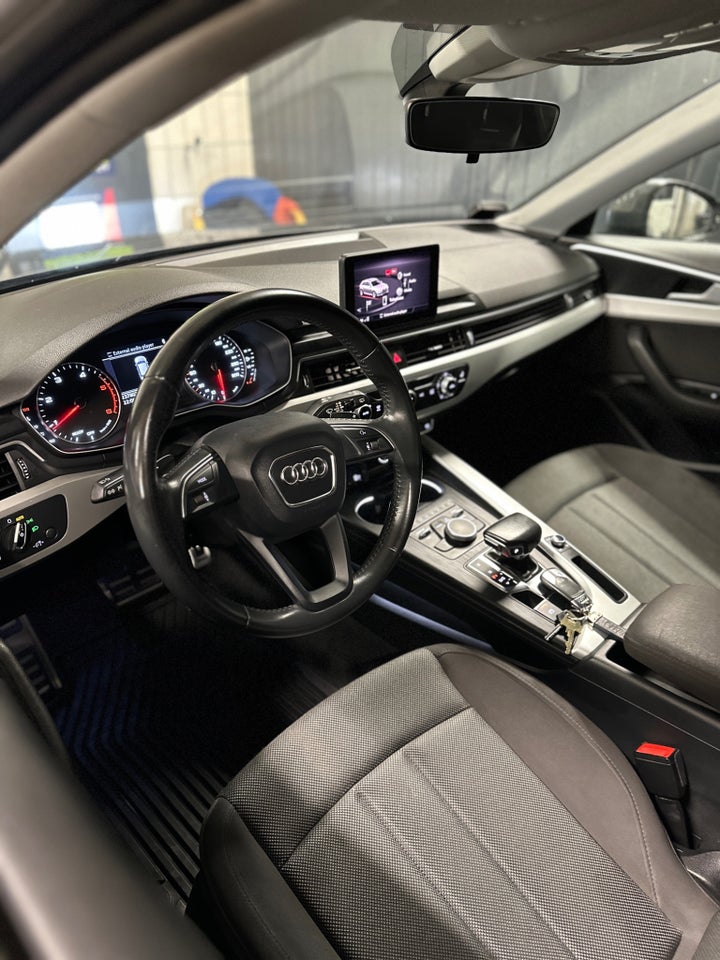 Audi A4 2,0 TDi 150 Avant S-tr. 5d