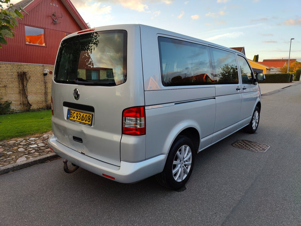 VW Transporter 2,0 TDi 140 Kombi lang DSG 4d