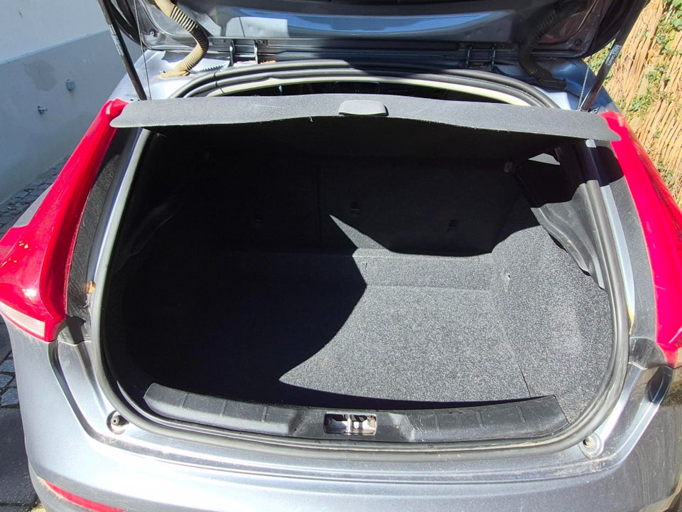 Volvo V40 CC 2,0 D3 150 Momentum aut. 5d