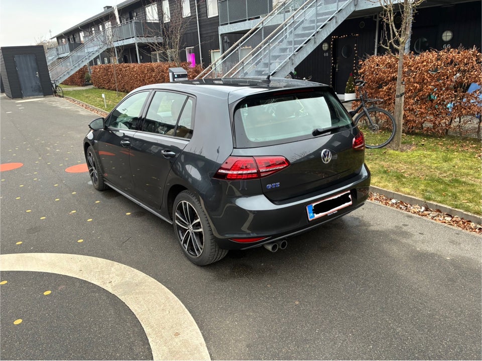 VW Golf VII 1,4 GTE Highline DSG 5d