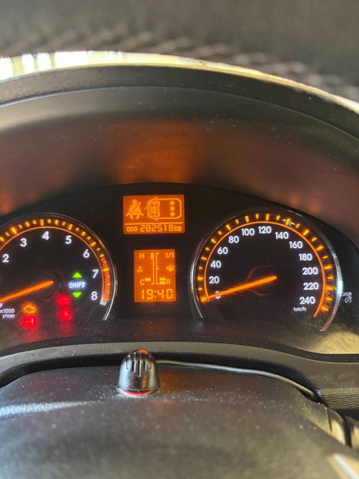 Toyota Avensis 1,8 VVT-i T2 stc. 5d
