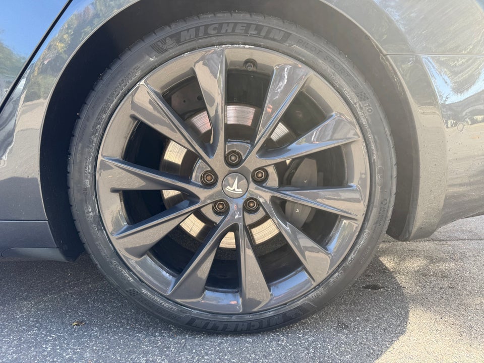 Tesla Model S Standard Range AWD 5d