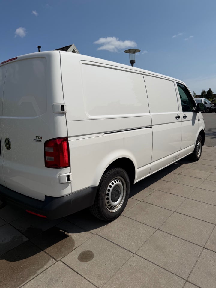 VW Transporter 2,0 TDi 140 Kassevogn DSG lang