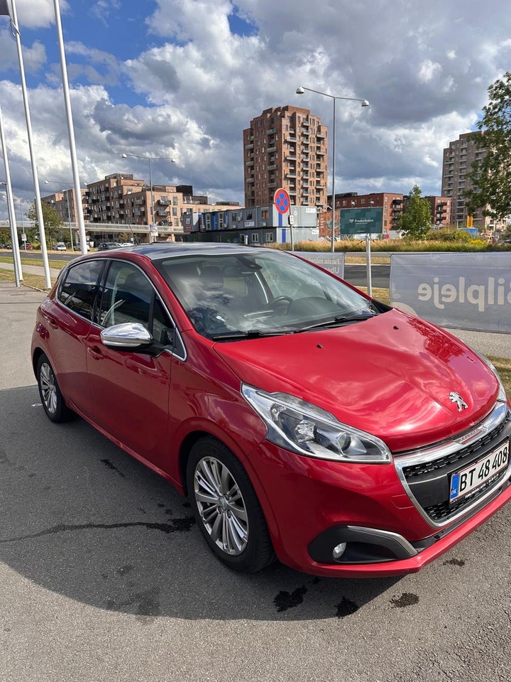 Peugeot 208 1,6 BlueHDi 100 Allure Sky 5d