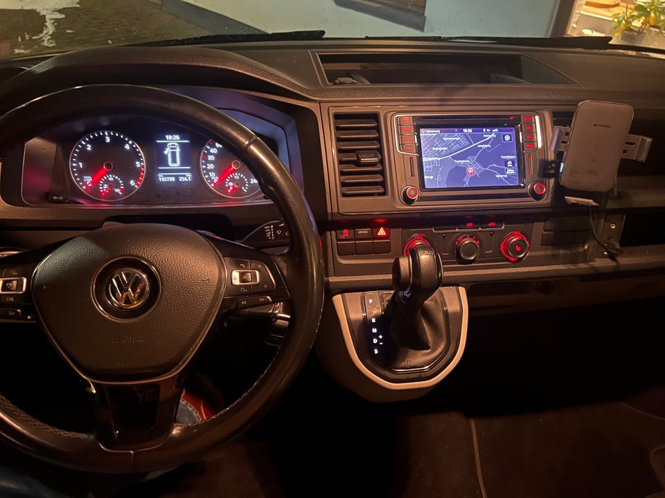 VW Transporter 2,0 TDi 204 Kassevogn DSG lang