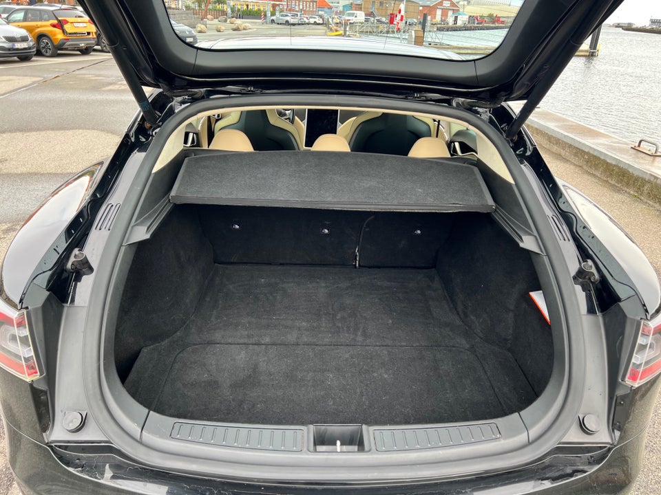 Tesla Model S P85+ 5d