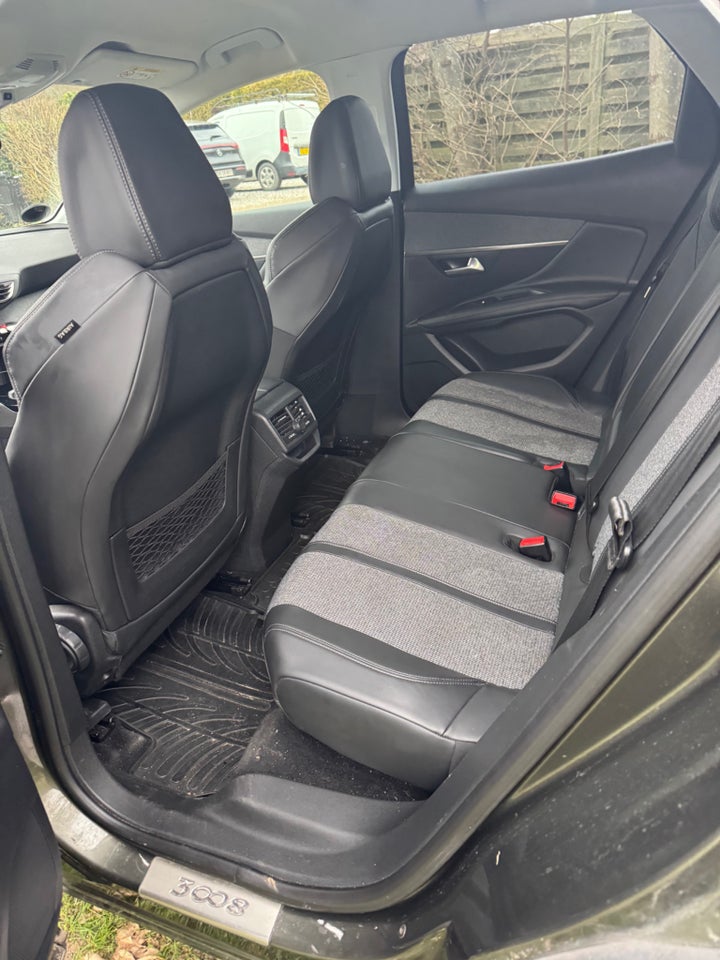 Peugeot 3008 1,2 e-THP 130 Allure 5d