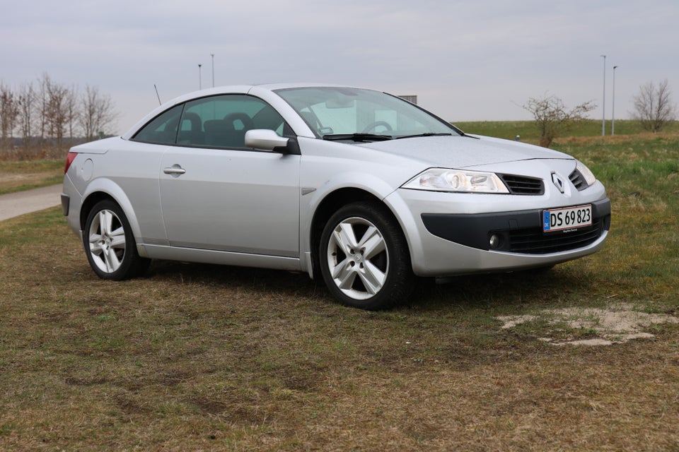 Renault Megane II 1,6 110 Comfort CC 2d