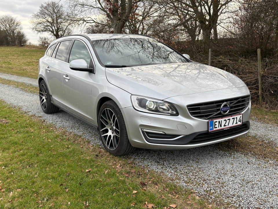 Volvo V60 2,0 D4 190 Momentum aut. 5d