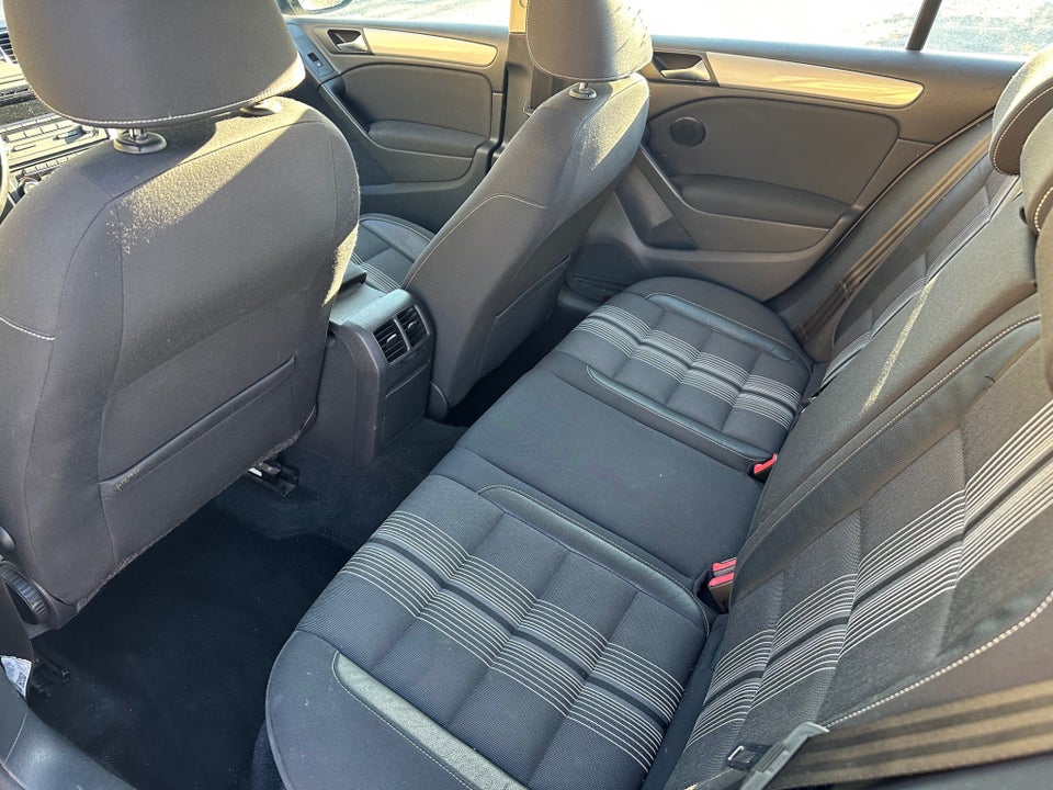 VW Golf VI 1,6 TDi 105 Match BMT 5d
