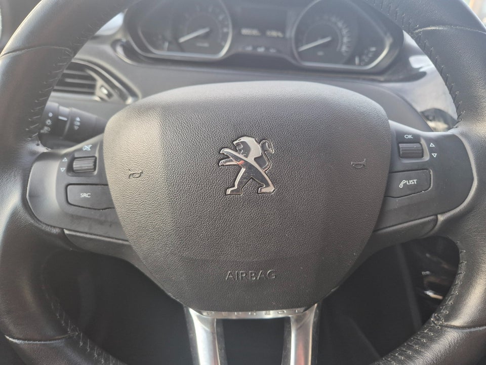 Peugeot 208 1,2 PureTech 82 Envy 5d