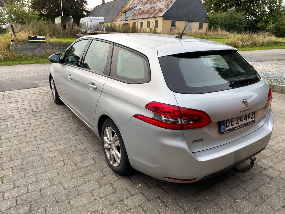 Peugeot 308 1,6 BlueHDi 120 Style SW 5d