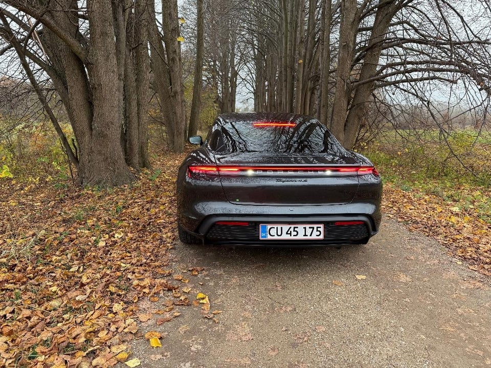 Porsche Taycan 4S 4d
