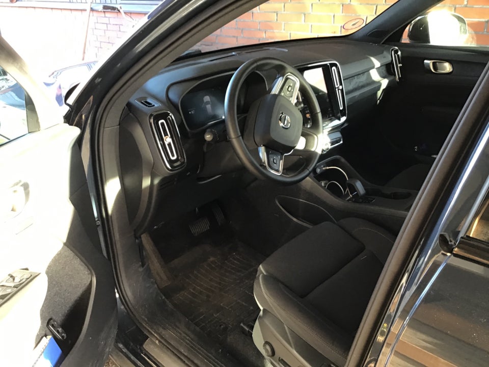 Volvo EX40 Extended Range Plus 5d